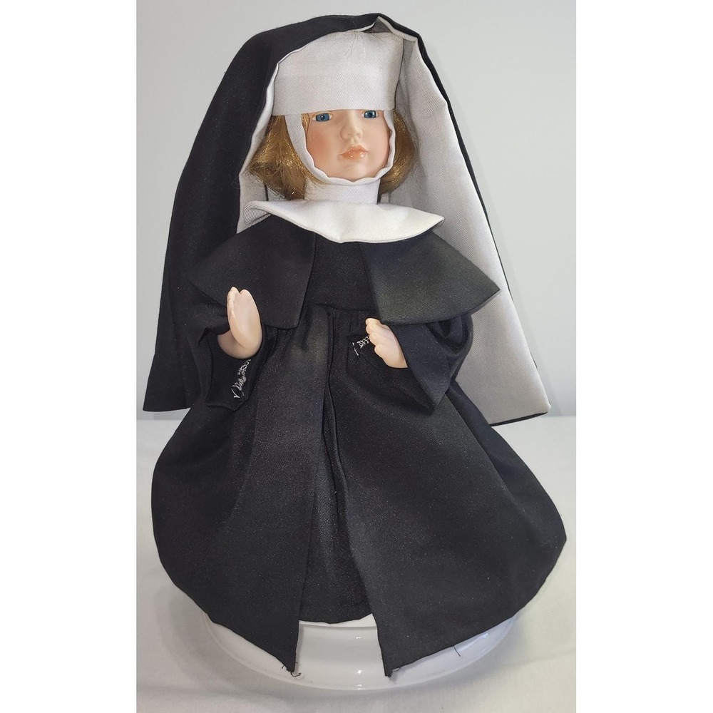 J. Misa Collection Porcelain Doll 1 of 5000 Kneeling Nun Catholic Religious Vtg